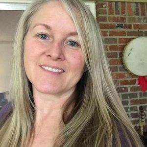 Meet your Posher, Dana